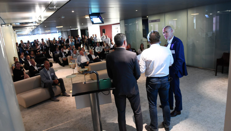 04 Vrienden van het CHIO Hunter Douglas 06 18 19 8265