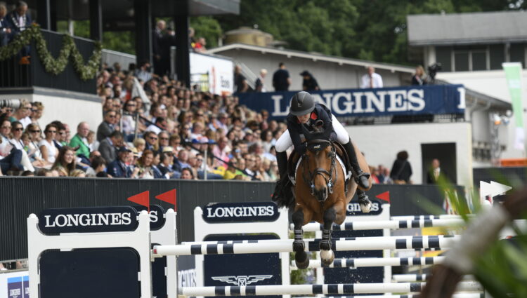 BJS1849 125 Luibanta BH Amanda Derbyshire