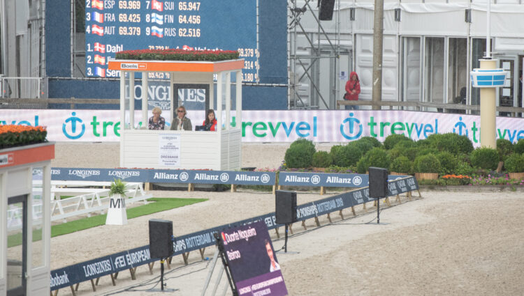 JK Sponsor Trevvel LED DSC 7150